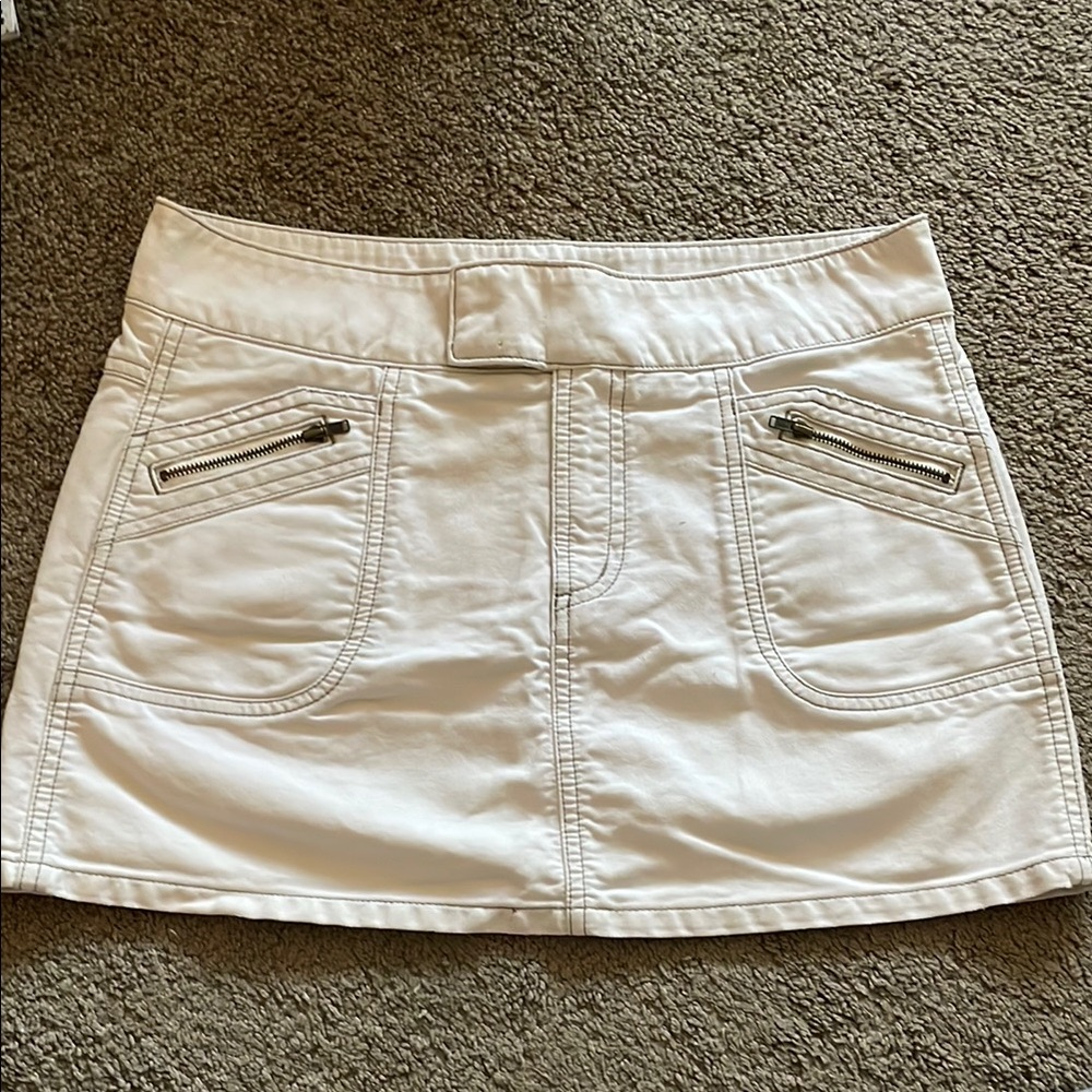 Stylish White Mini Skirt